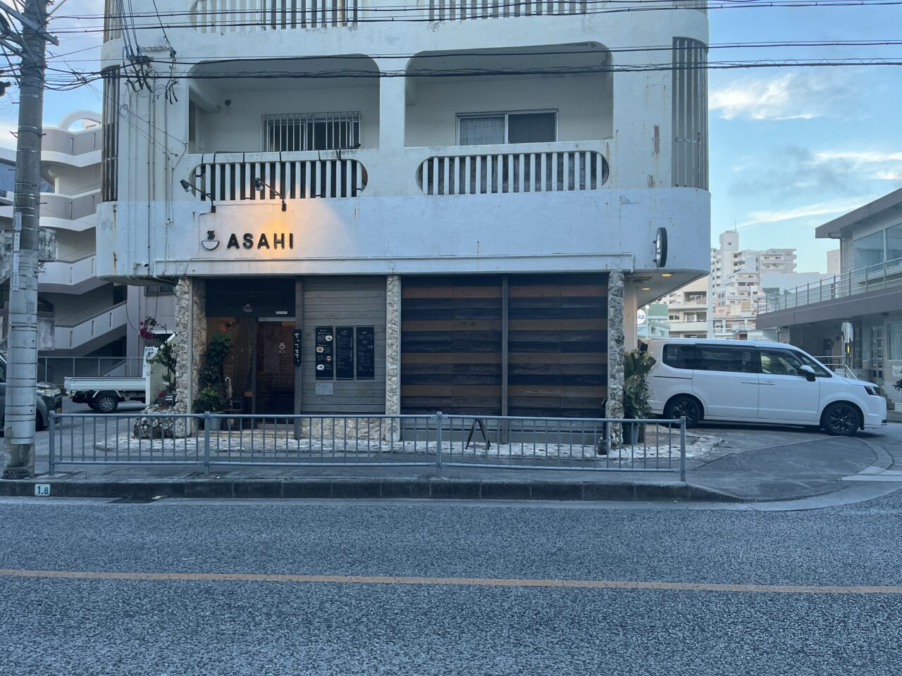 那覇市長田『ラーメン屋あさひ』あっさり塩ラーメンと豚トロみたいなチャーシューが美味い！大好き！