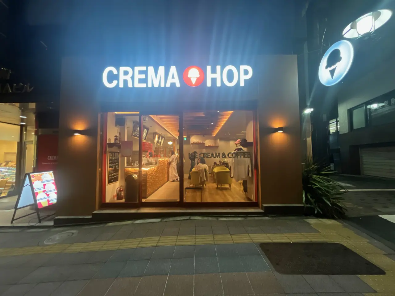 東京都港区『CREMAHOP赤坂見附店』オーガニック系アイスで1スクープがデカい！ティスティングも3回出来て最高！
