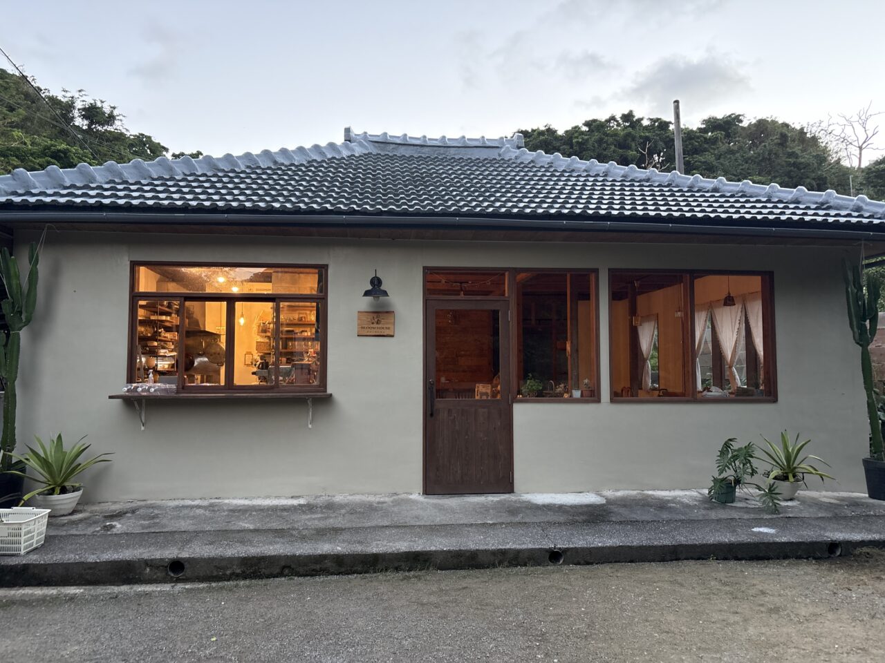 本部町『kinari』山奥カフェで夜のみ営業、無添加出汁と熟成麺の沖縄そば!